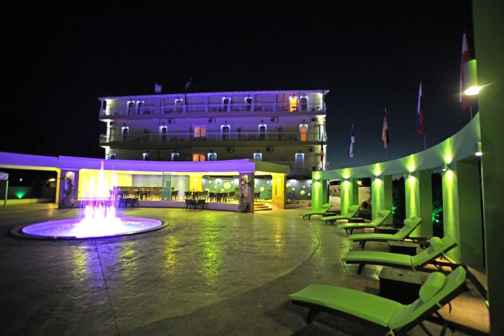 Hotel Dias Olympiakí Aktí Buitenkant foto