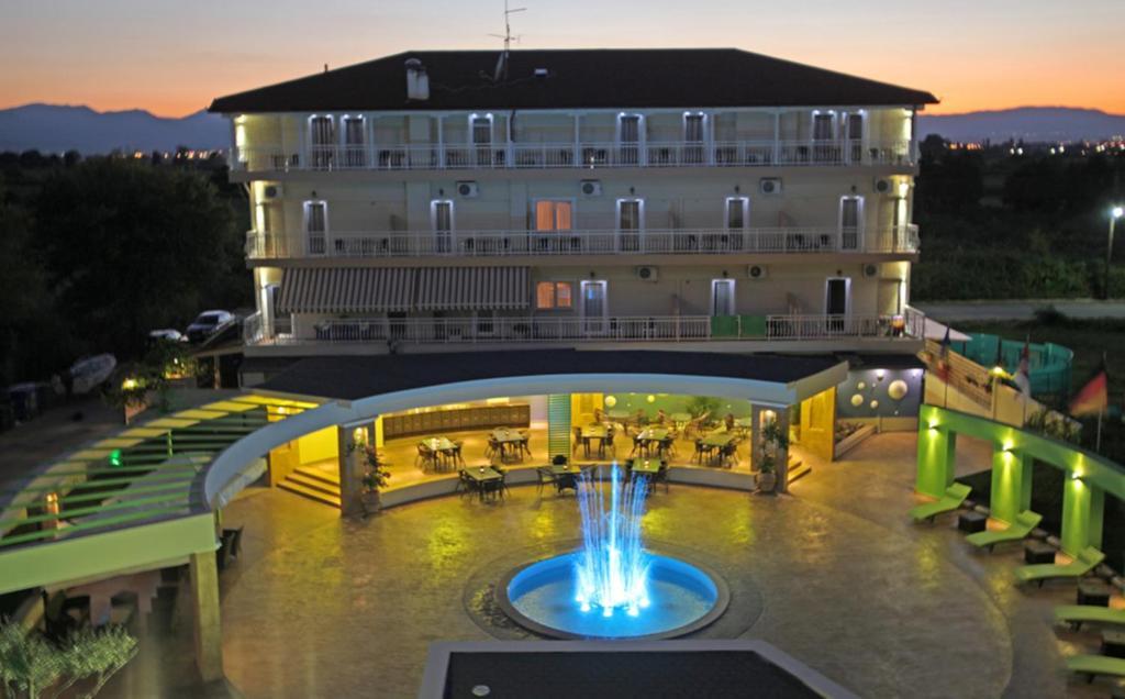 Hotel Dias Olympiakí Aktí Buitenkant foto